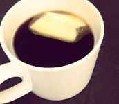 Диетологи предлагают желающим похудеть добавлять в кофе масло