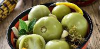 Малосольные зеленые помидоры быстрого приготовления.