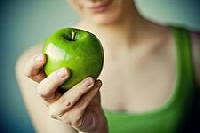 Диетологи рассказали о важной роли яблок в похудении