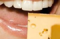 Обнаружено, что сыр защищает от кариеса