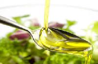 Почему оливковое масло полезно любителям жирной пищи