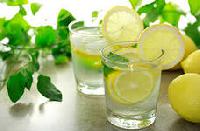 Чем полезен стакан воды с лимонным соком