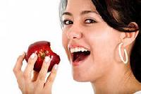 Яблоки защищают женщин от болезней сердца