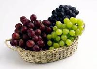 Чем полезен и чем вреден виноград